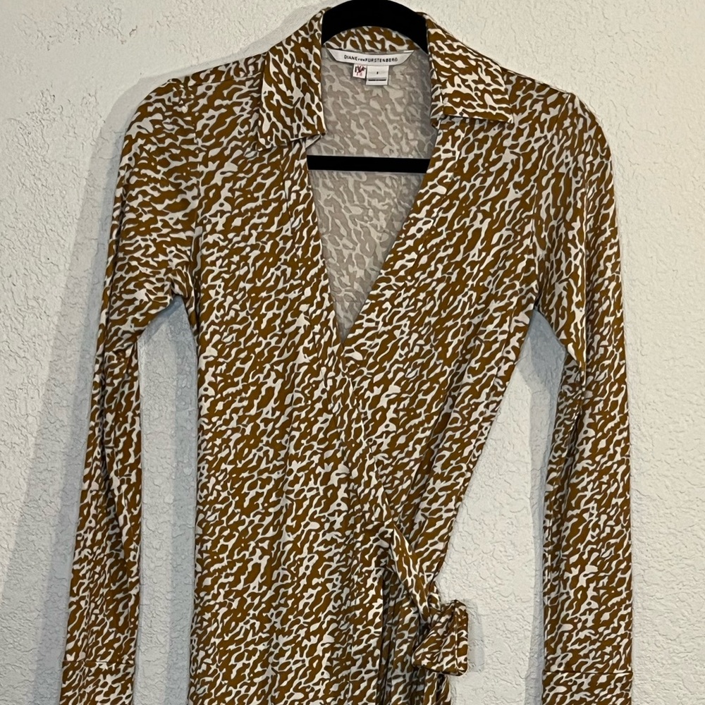 Diane von Furstenberg Brown and White Wrap Dress Animal Print Classic